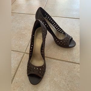 Joan & David Circa Open Toe Heels very good used condition